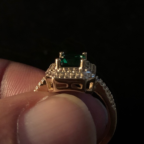 Ring - Picture 3 of 4
